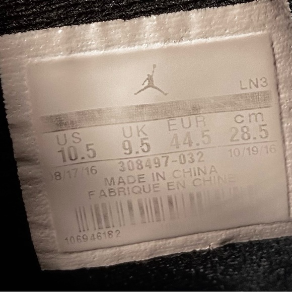 Jordan 4 Royalty size 10.5 - Picture 7 of 7